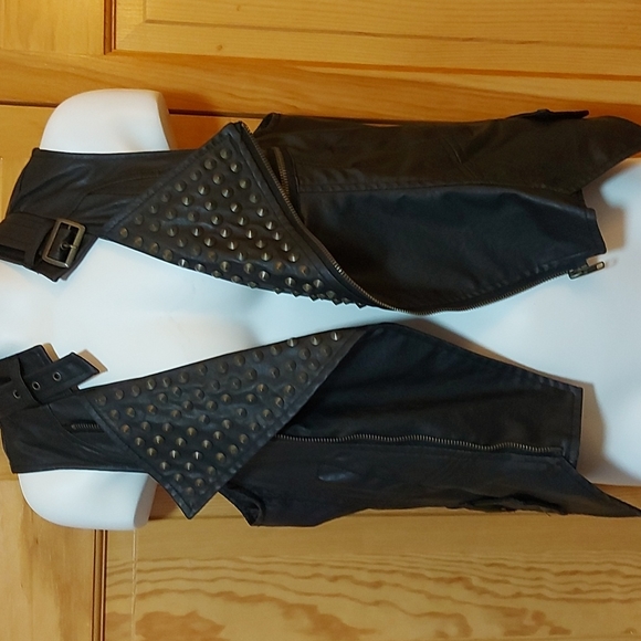 Studded leather biker vest - Picture 2 of 8